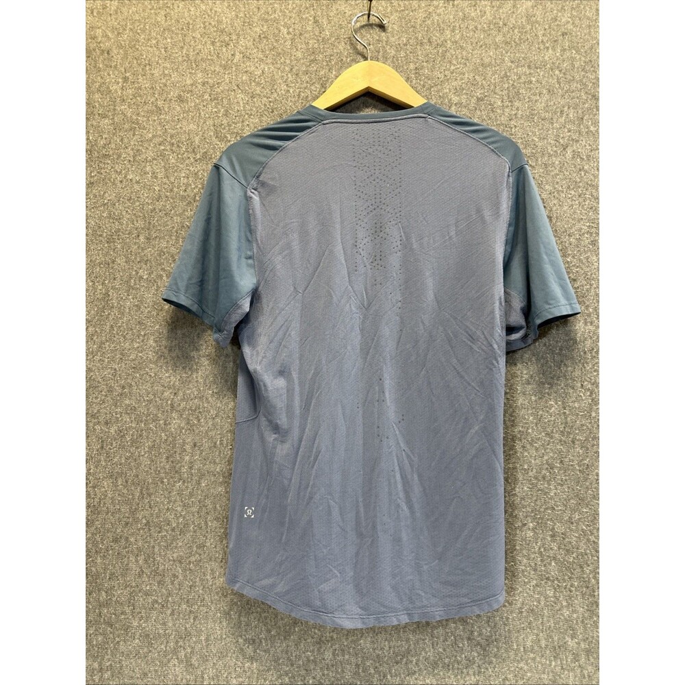 Lululemon T-Shirt Men's Small Short Sleeve Crew Neck Athletic Navy Blue Two Tone